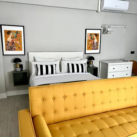 Apartment Elite - Art Collection - Gustav Merida